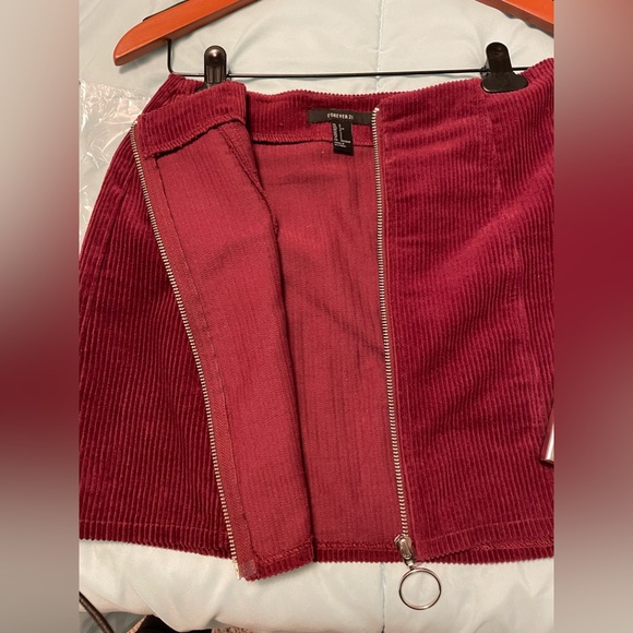 Forever 21, maroon corduroy skirt - Picture 4 of 5